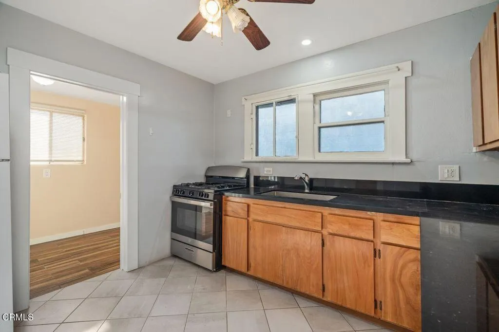 33 S Parkwood Ave - Kitchen