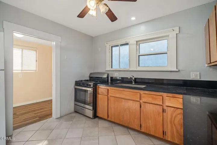 33 S Parkwood Ave - Kitchen