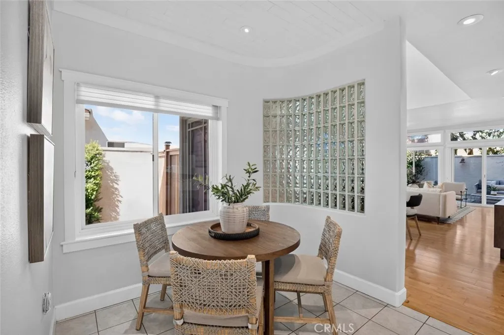 Breakfast nook