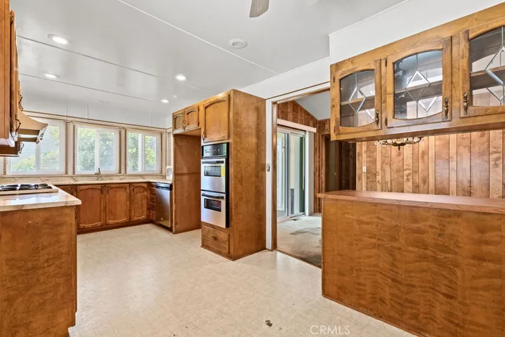 kitchen and breakfast nook