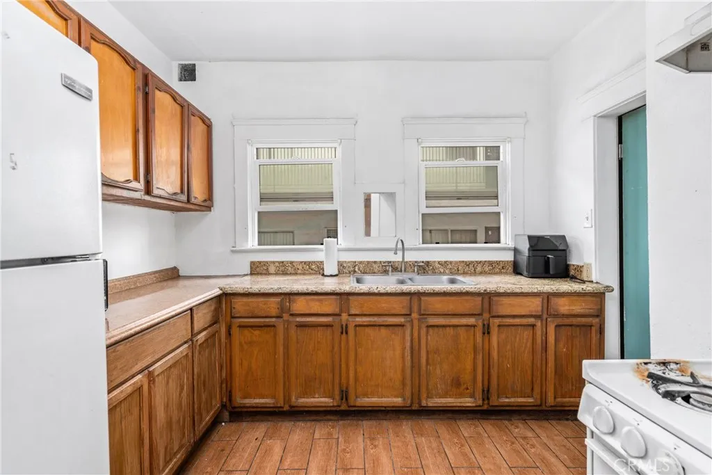 1102 W 18th, Los Angeles, California 90015 — photo 5