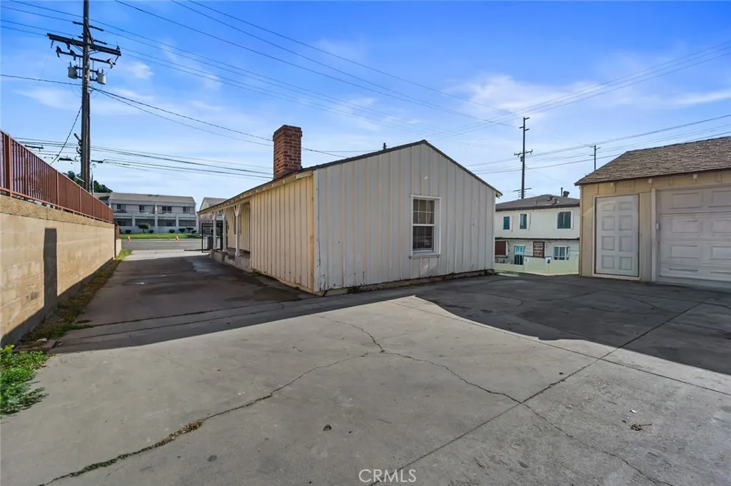 View facing the street 726 N. Euclid