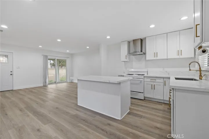 Unit 726 - kitchen view