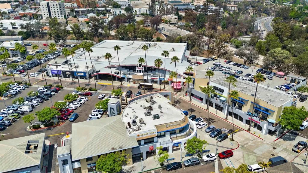 WALKING DISTANCE TO tRADER jOE