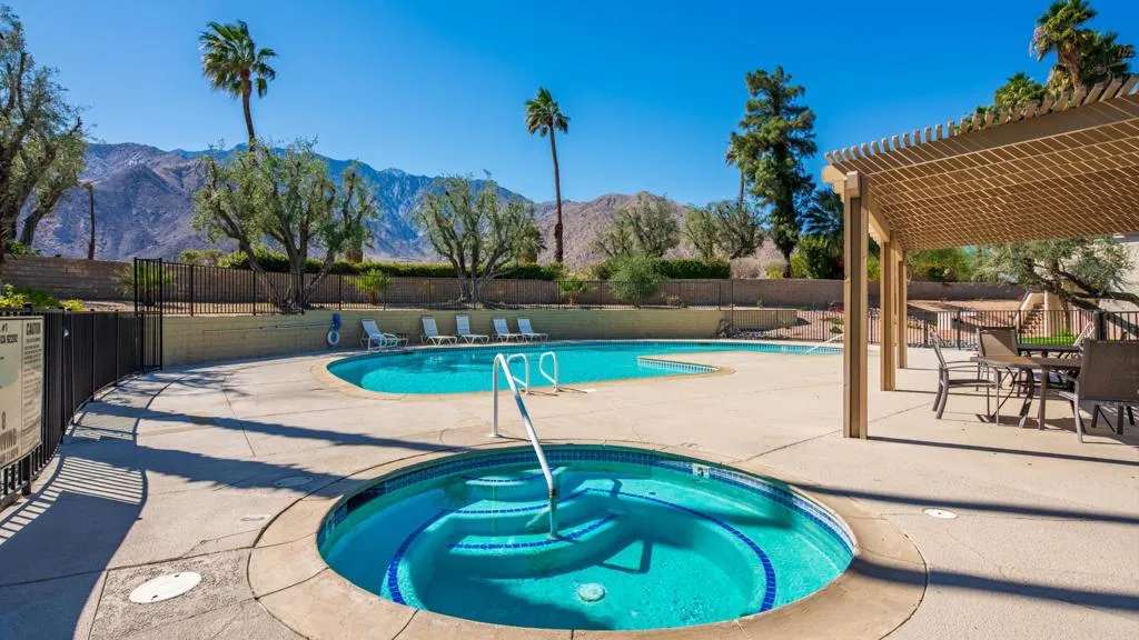 21-Were Focused Palm Springs Villas II (