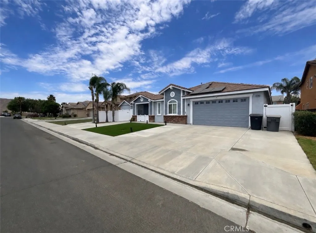 2243 Finch