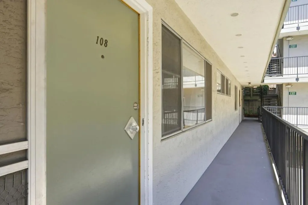 3877 Howe Street 108, Oakland, California 94611 — photo 4