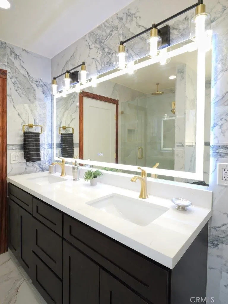 Primary Bathroom - Vanity