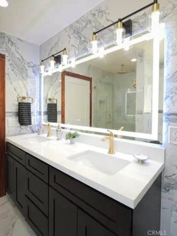 Primary Bathroom - Vanity