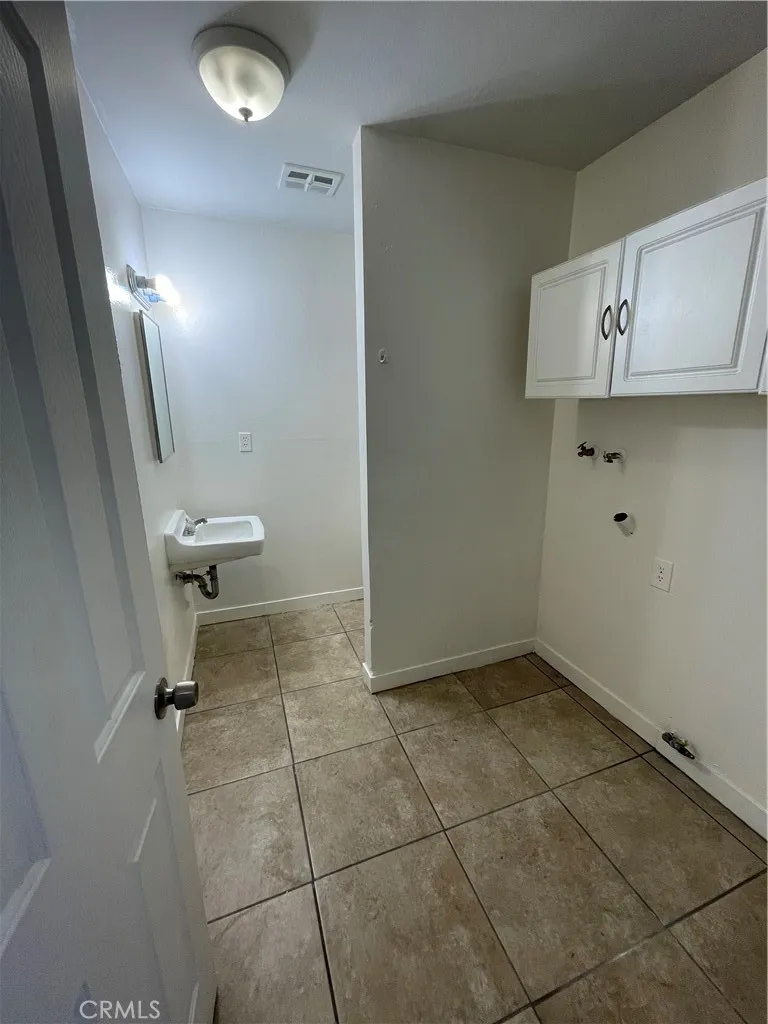 14299 La Paz Drive 28, Victorville, California 92395 — photo 5