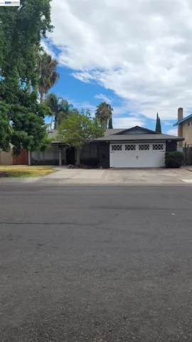 Single Story home.  3 Bedroom, 2 bath, 1,064 SqFt., Lot 6,000, Built in 1975.  Move in ready.
