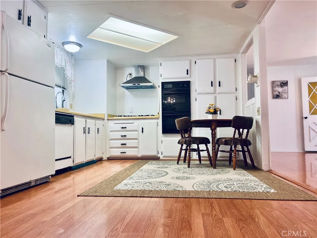 Kitchen - view 2
