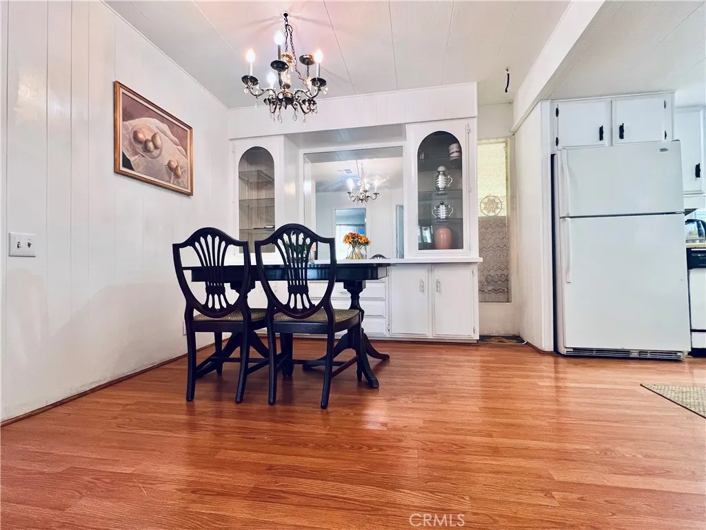 Dining room - view 4
