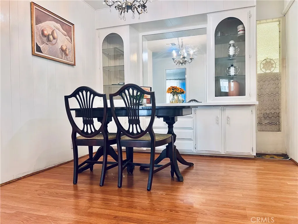 Dining room - view 2