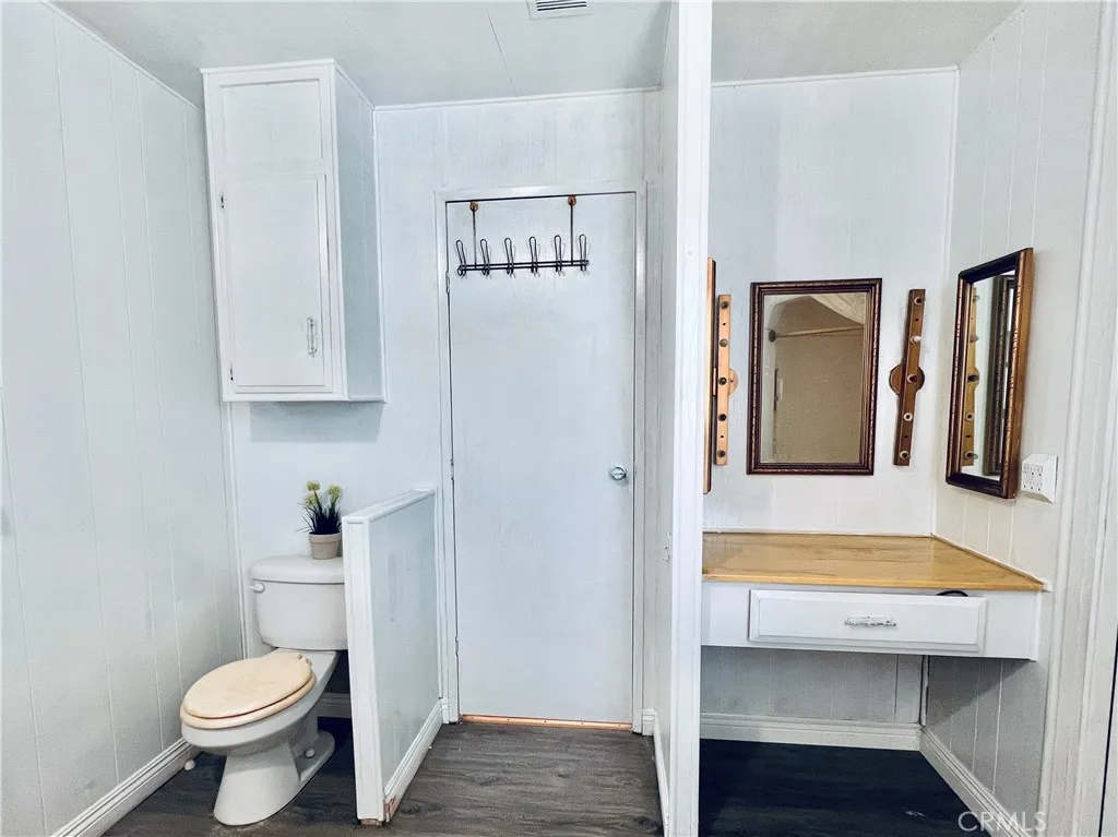 Master bathroom - view 8