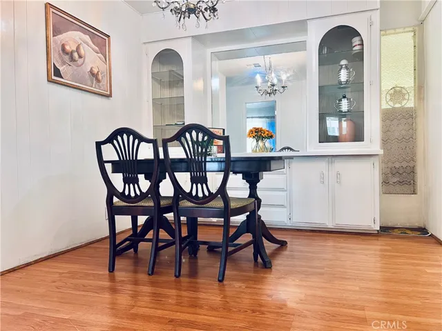 Dining room - view 2