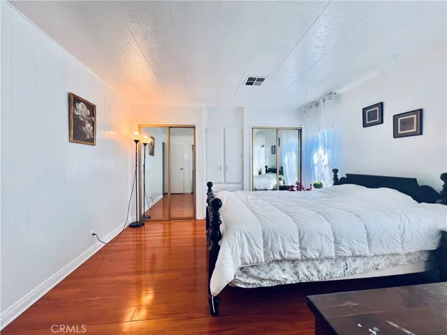 Master bedroom - view 4