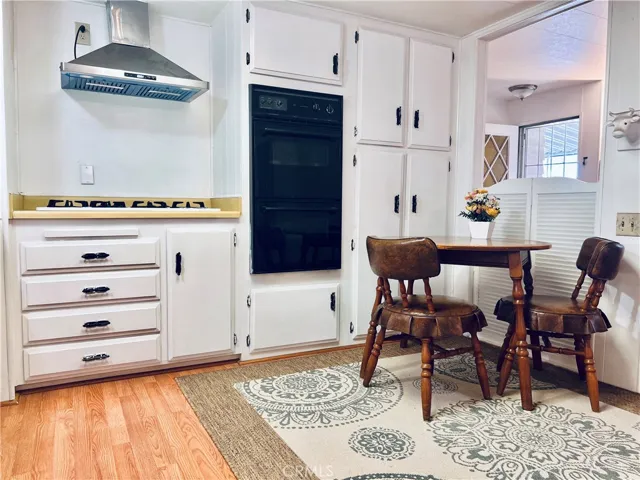 Kitchen - view 8