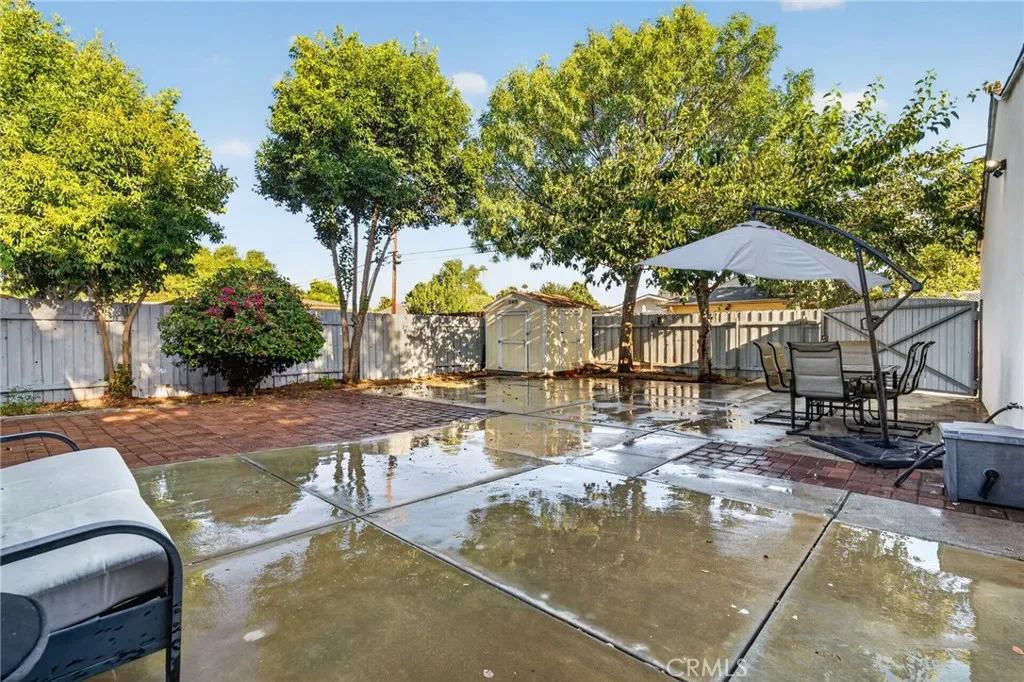 Backyard w RV Access