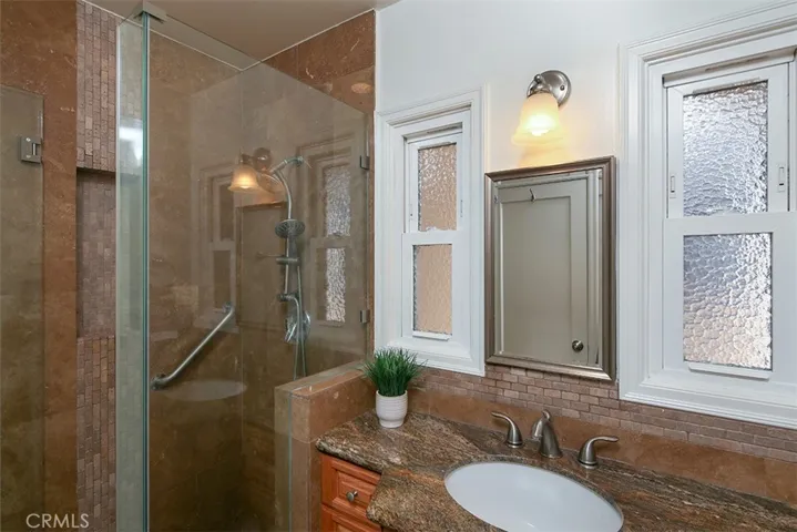 3/4 Bathroom