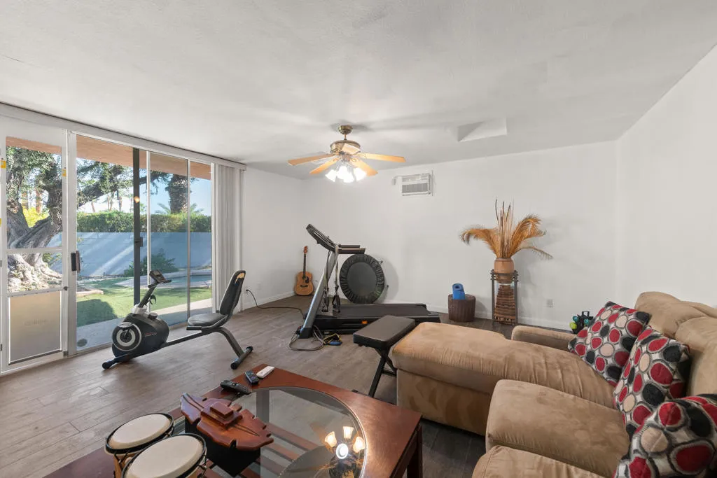 28_72690_Homestead_Rd28