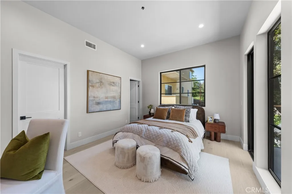 Junior master bedroom suite