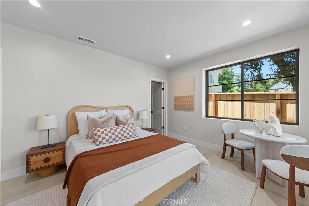 Guest bedroom suite