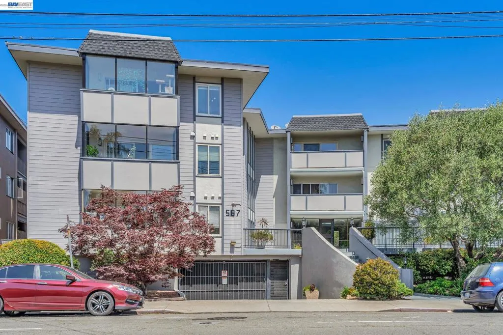 567 Oakland Ave