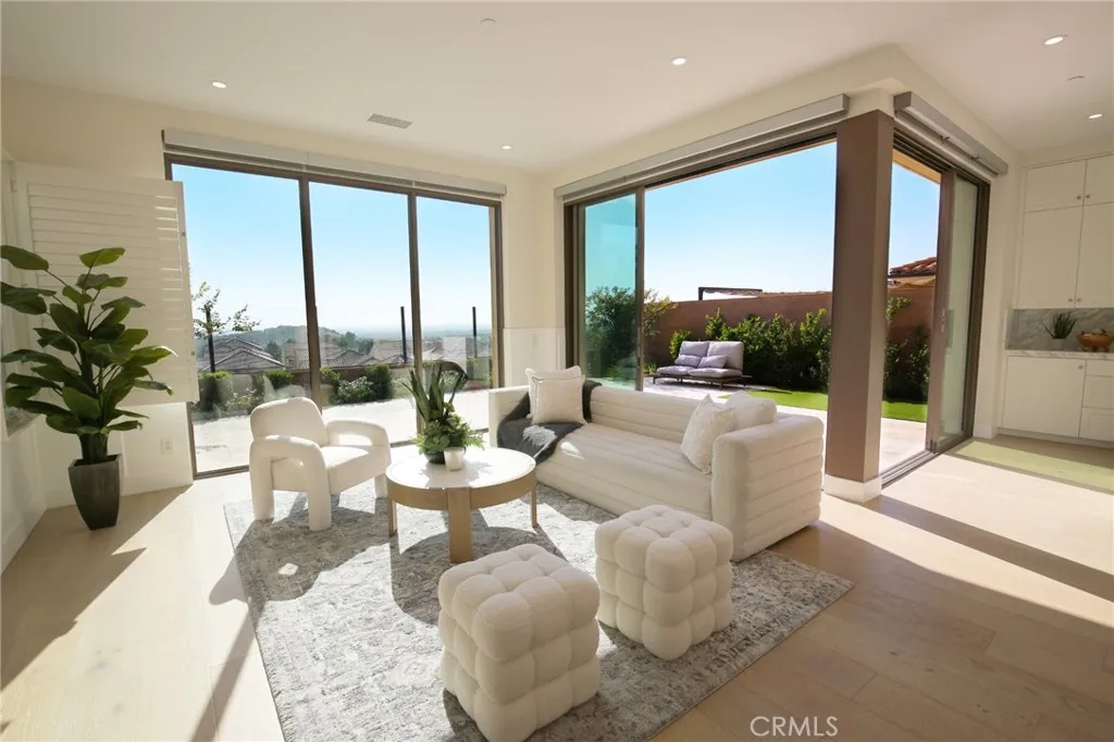 100 Avento, Irvine, California 92602 — photo 4