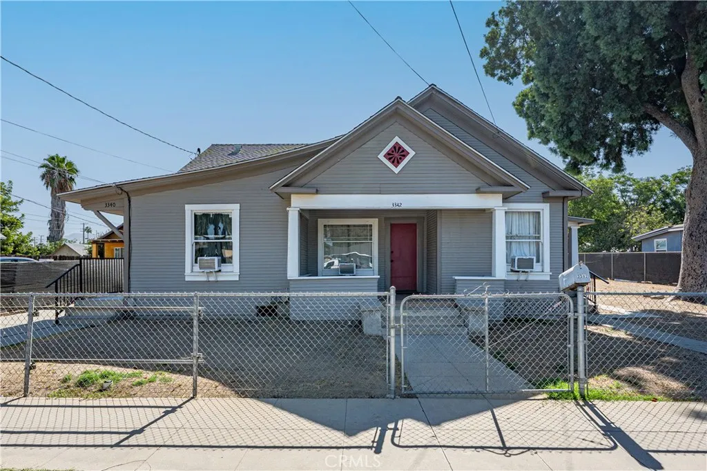 3342 Eucalyptus Ave