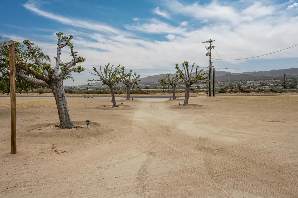 6910 Wamego Trail, Yucca Valley, California 92284 — photo 5