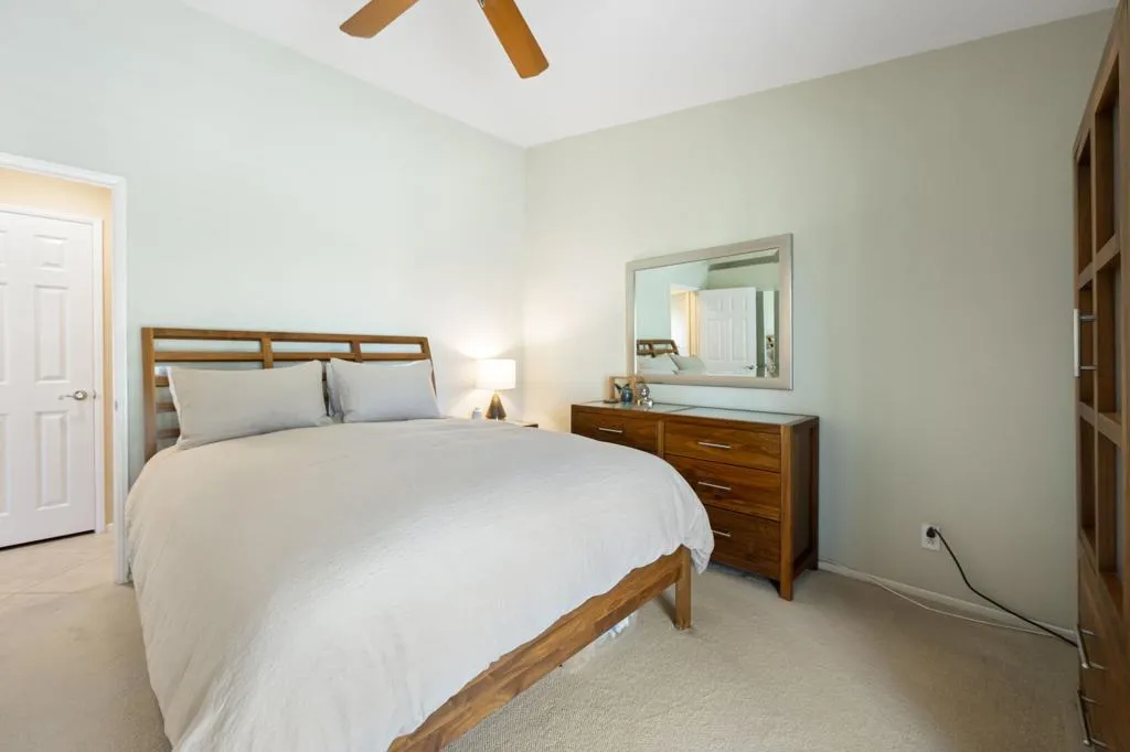 35-web-or-mls-KK_Virginia_0825_OPMG_035