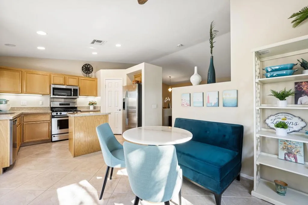 19-web-or-mls-KK_Virginia_0825_OPMG_019