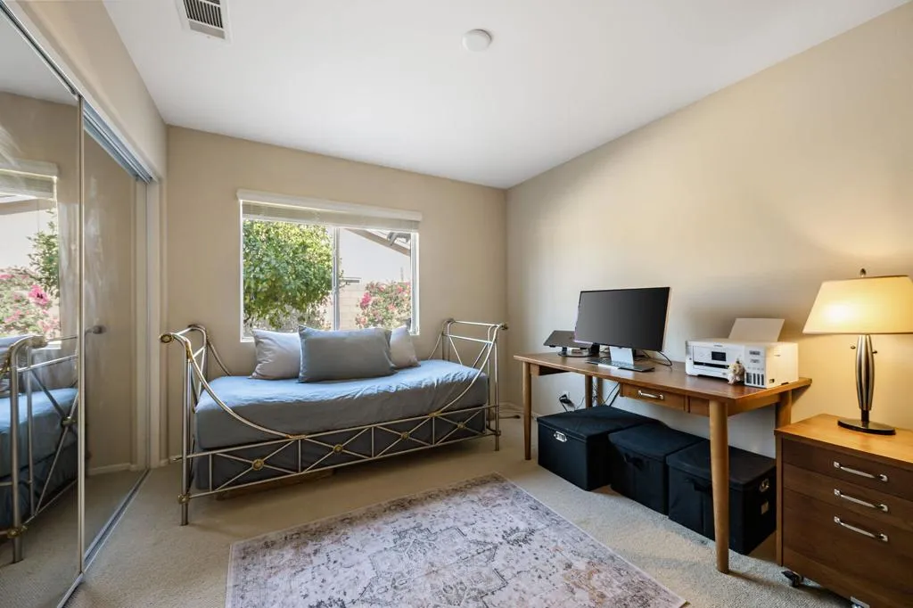 42-web-or-mls-KK_Virginia_0825_OPMG_042