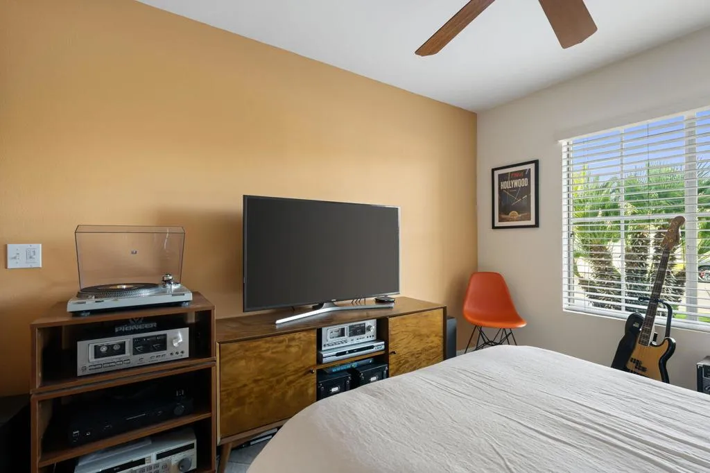 40-web-or-mls-KK_Virginia_0825_OPMG_040