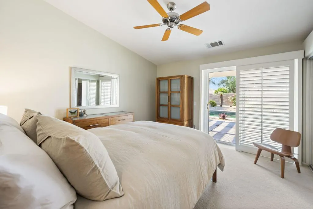34-web-or-mls-KK_Virginia_0825_OPMG_034