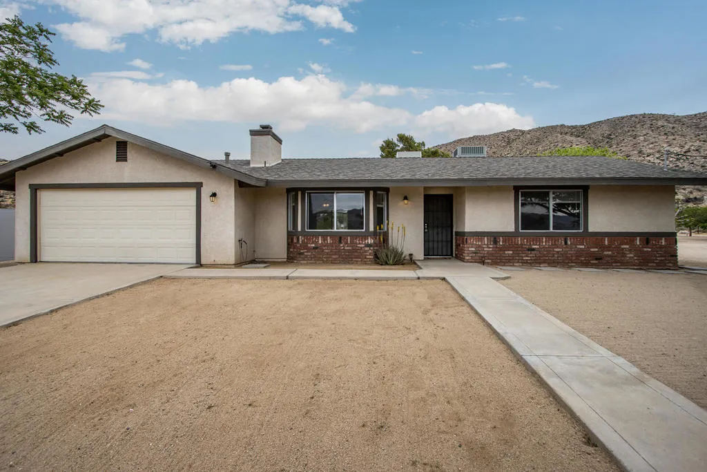55668 Encelia Dr