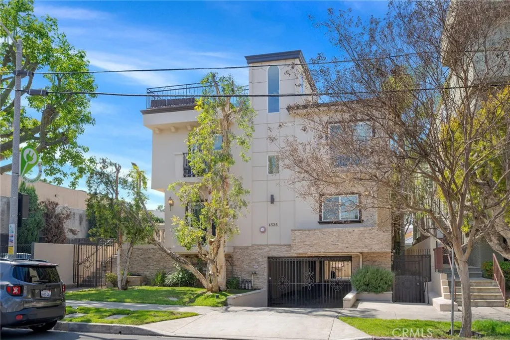 4325 STERN Ave