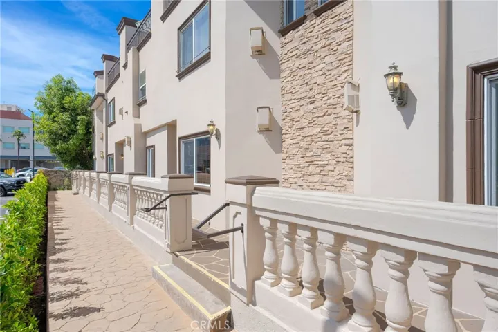 4325 Stern Avenue, Sherman Oaks, California 91423 — photo 4