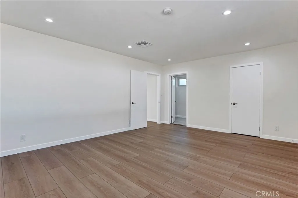 Primary Bedroom-b