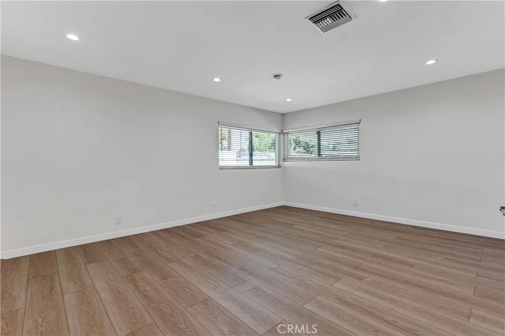 Primary Bedroom-a
