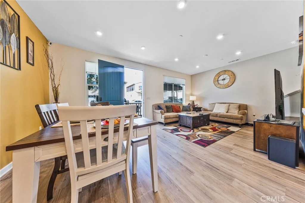 963 W Clover Avenue, Rialto, California 92376 — photo 5