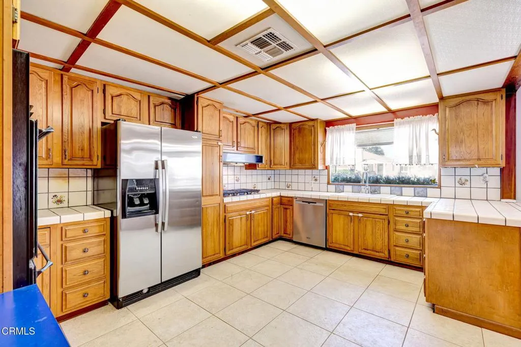 Large kitchen Large kitchen