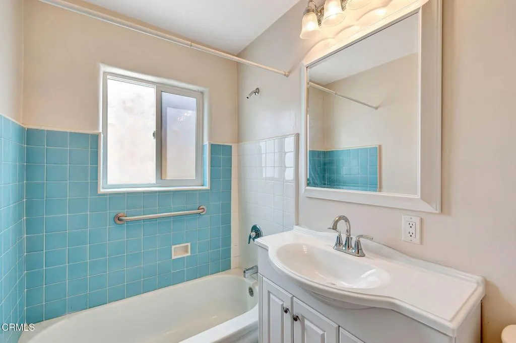 Guest bathroom Guest bathroom