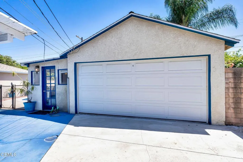2 car garage and bonus room 2 car garage and bonus room