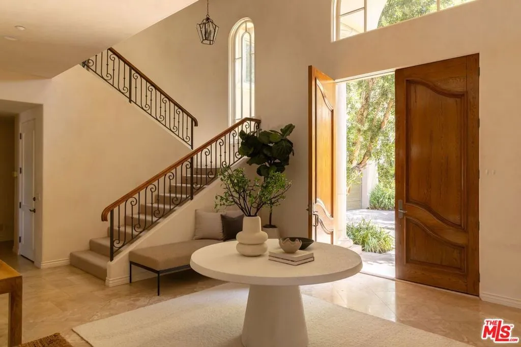 13731 Romany Drive, Pacific Palisades, California 90272 — photo 5
