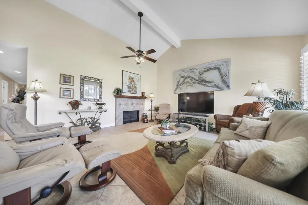 175 Las Lomas, Palm Desert, California 92260 — photo 5