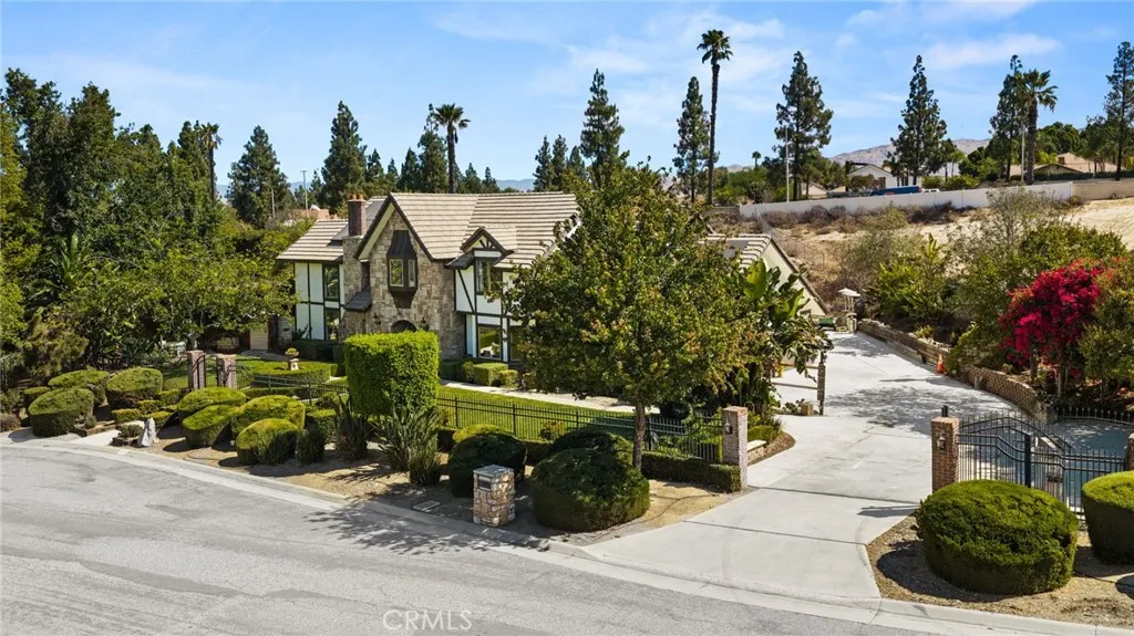 6978 Withers, Riverside, California 92506 — photo 4