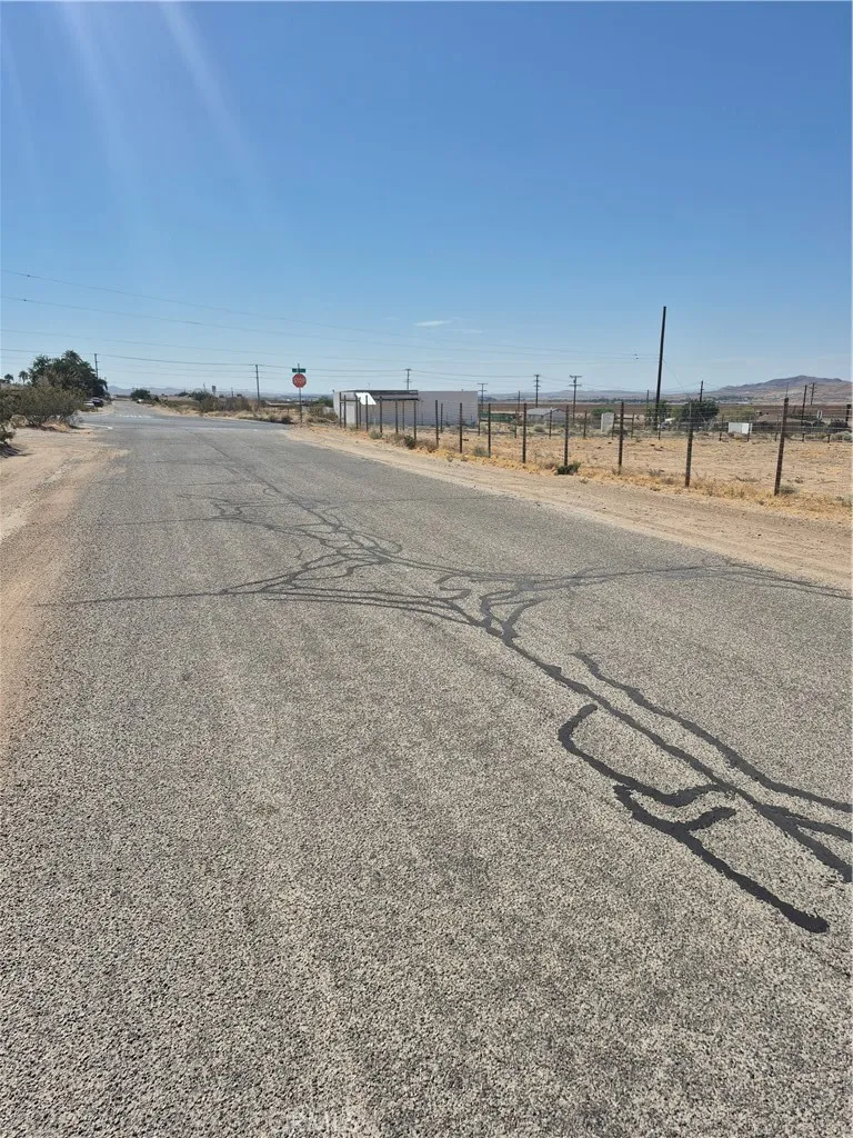 28124 Apache, Barstow, California 92311 — photo 5