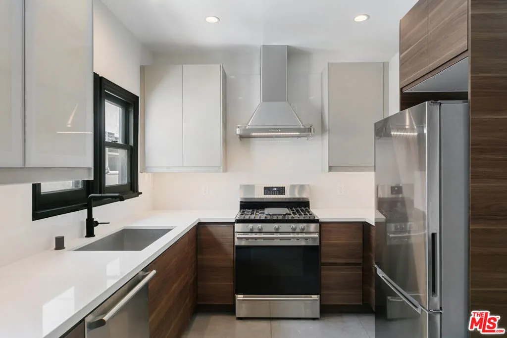 Upper Unit Gourmet Kitchen